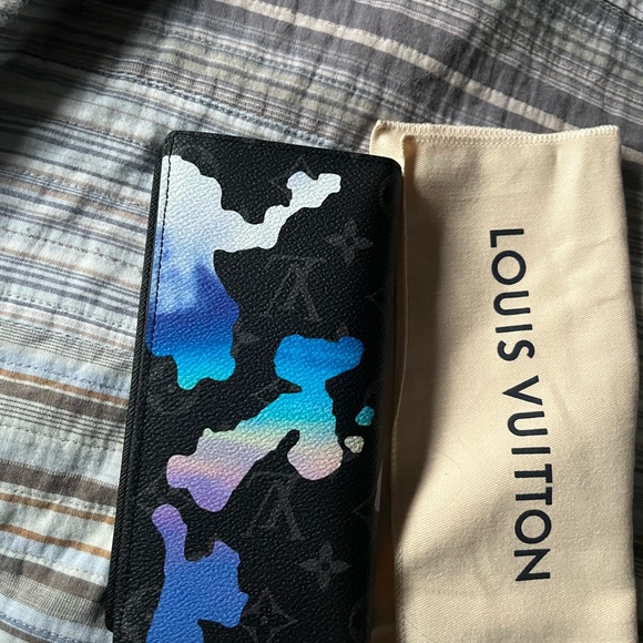 Men’s LV brazza sunrise monogram eclipse wallet - Picture 3 of 5